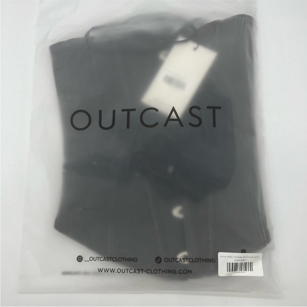 Outcast Julissa Set - Picture 4 of 4